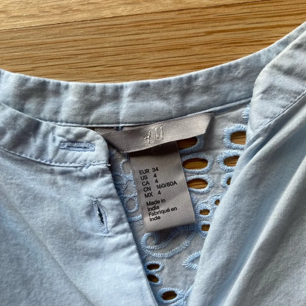 H&M Eyelet Floral Button Down Blouse Size 4 Baby Blue
